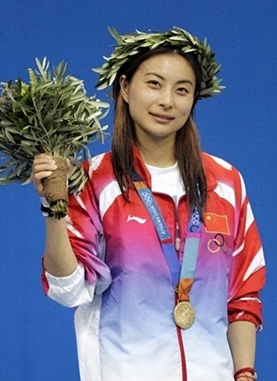 深扒郭晶晶“幕后”：原来霍震霆没有撒谎，真是的霍家“高攀”了