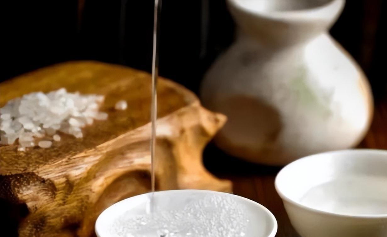 饮品|一位酒厂工人的肺腑之言:只需一点茶叶水,白酒好坏立马一目了然