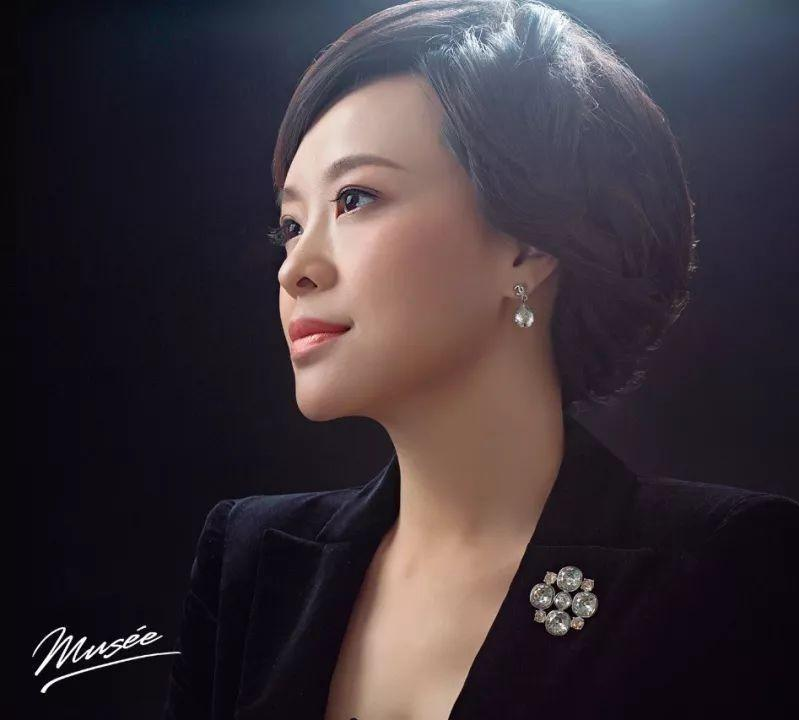 东方卫视叶蓉近照显老?