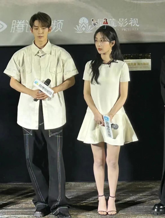 《长相思》主演见面会，邓为出众，檀健次个矮，杨紫双腿很真实
