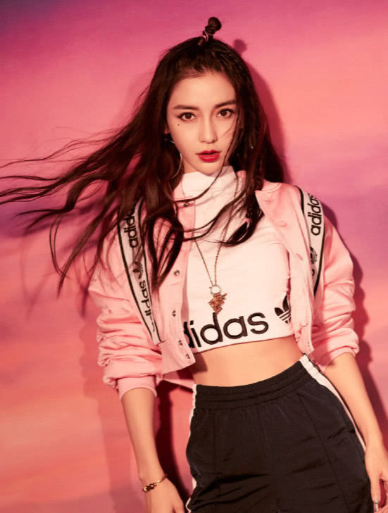 Angelababy，清纯甜美，初中时期的美丽