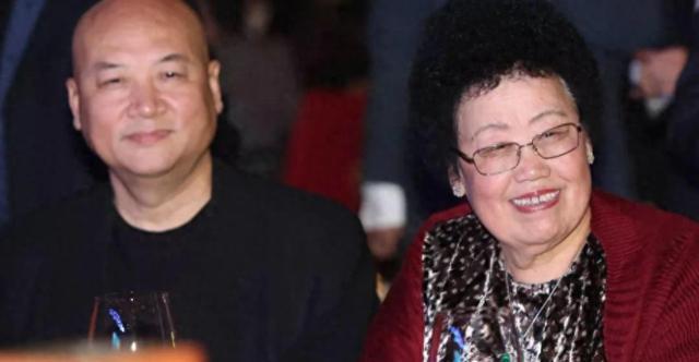 京圈6大富婆：身价过百亿，坐拥北京一条街，娱乐圈只手遮天