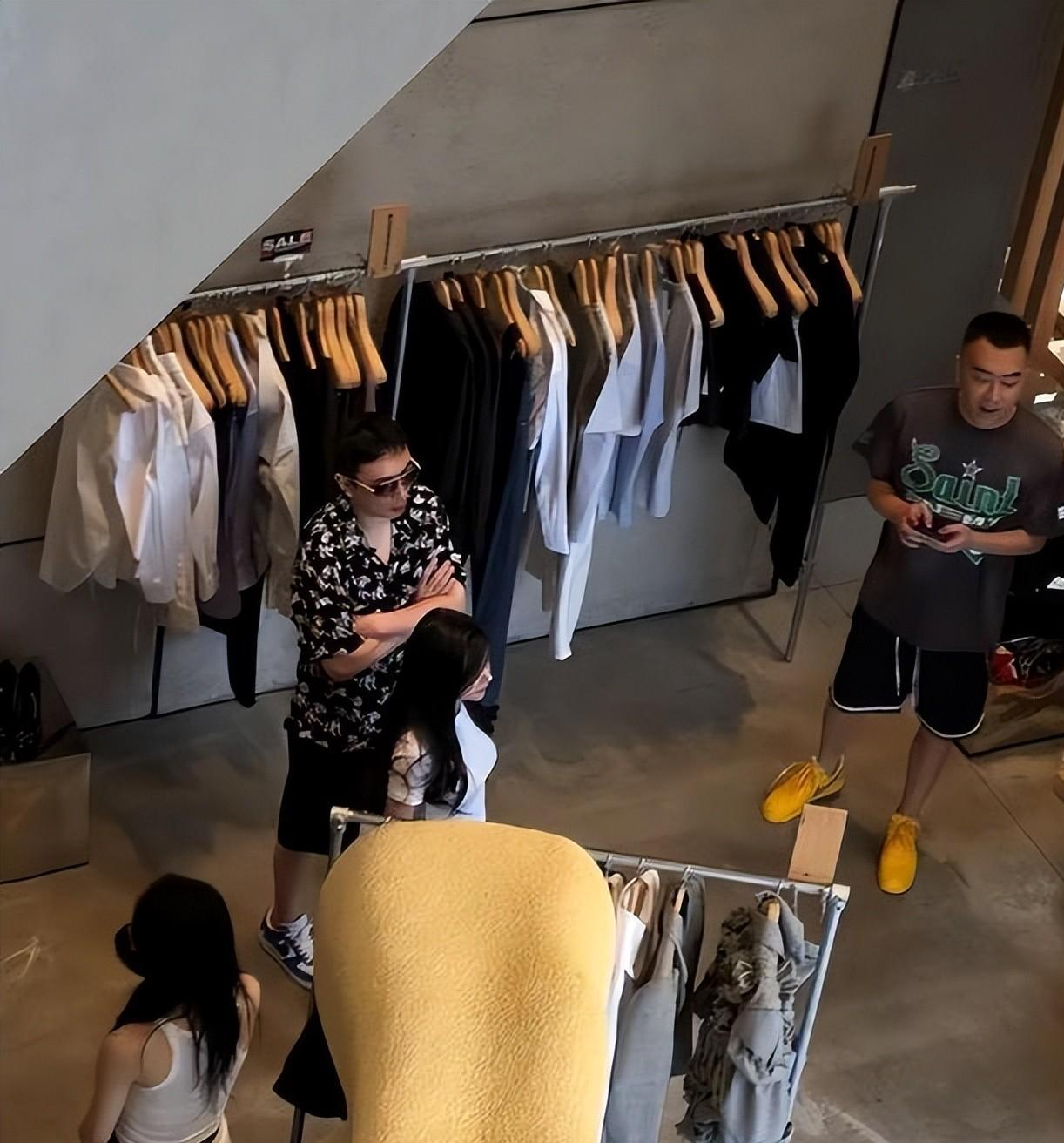 王思聪当爸啦?新女友曝光?脸部轮廓精致,一副迷人的小天使面容