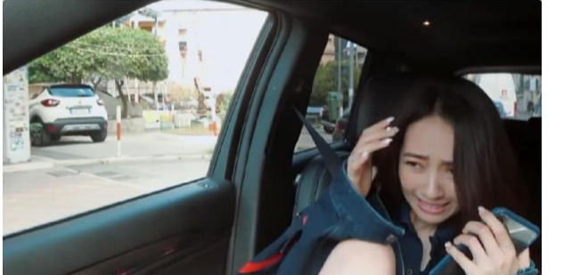 同样是豪门夫妻上综艺,霍启刚何猷君与向佐的教养,差别一目了然