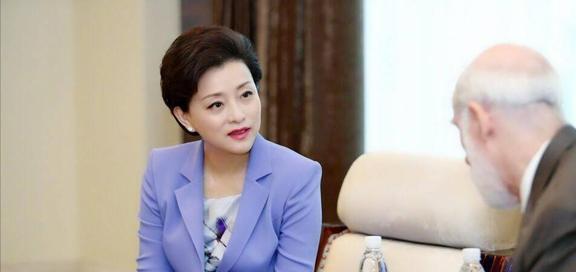 人前是演员，背后资本家，这几位明星的发家史，简直难以想象