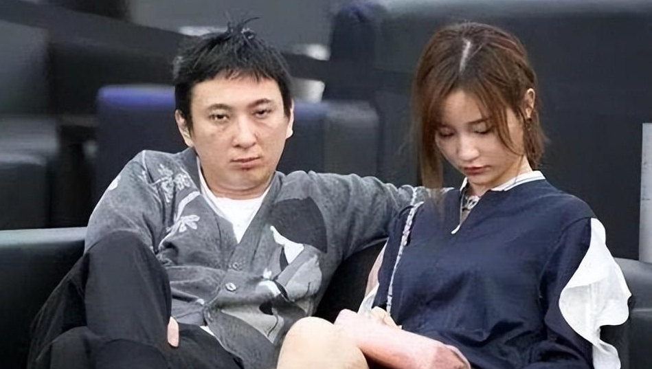 王思聪当爸啦?新女友曝光?脸部轮廓精致,一副迷人的小天使面容