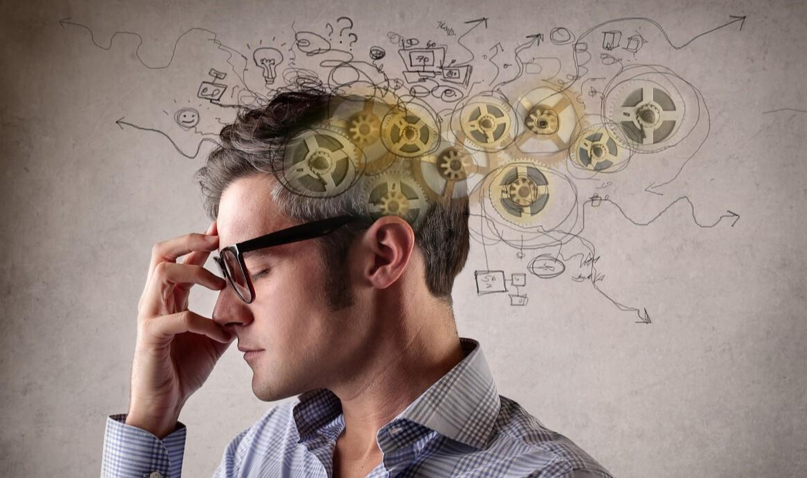 华生|《全员嫌疑人》:华生力破解悬疑,在无限反转中提升思辨力