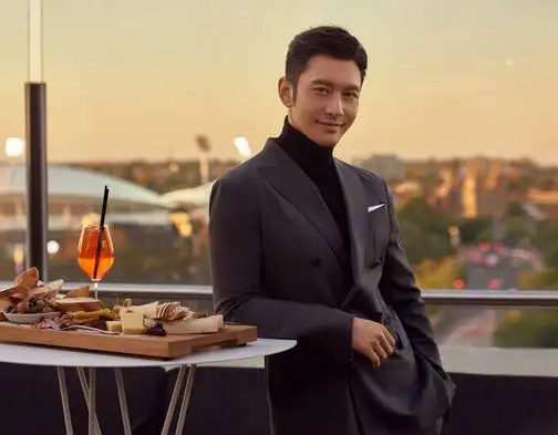 黄晓明|黄晓明庆生45岁生日，5岁儿子海绵为起贴心送亲手贺卡