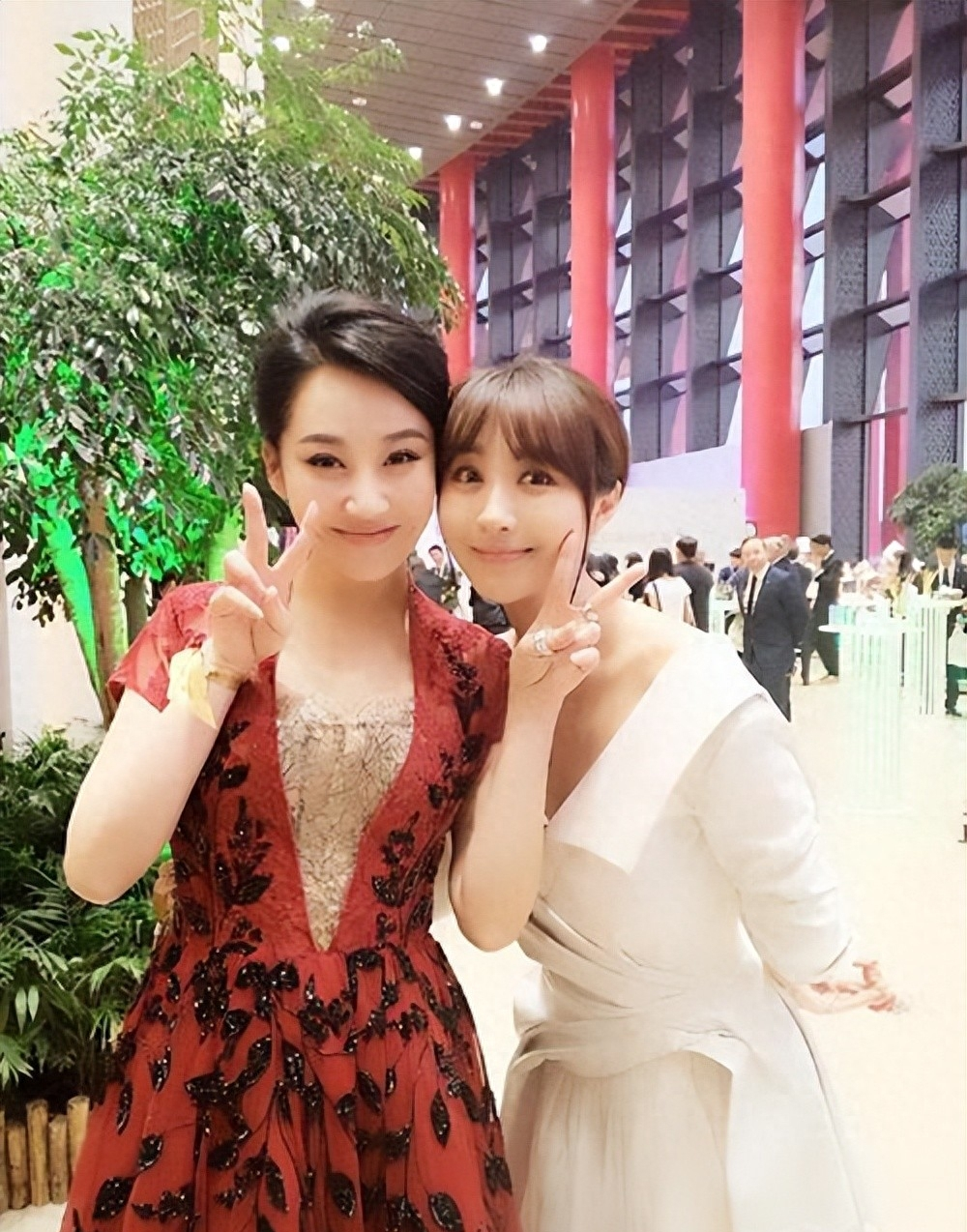 许晴近照惹争议！网友：许晴怎么变成这样了？许晴还没有结婚吗？