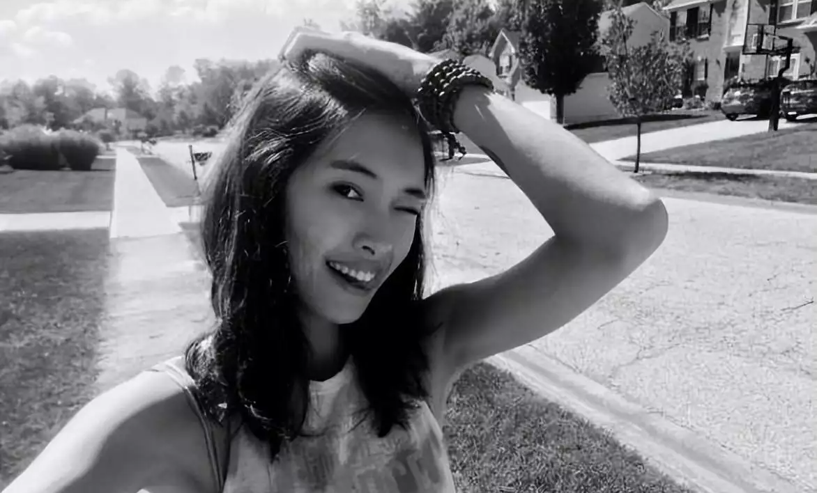 拒绝承认中国血统,如今却想回到中国捞金,网友:脸呢?