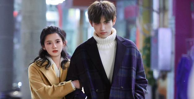 打火机与公主裙|《点燃我,温暖你》:现代职场与爱情的竞争