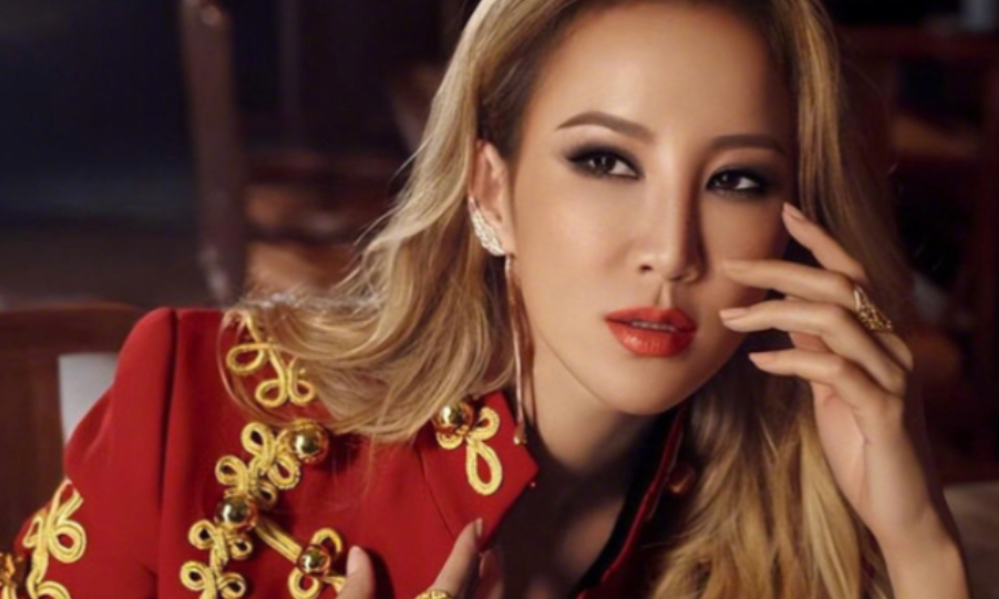 巨星李玟割腕自杀，去世前留下10亿遗产给母亲，没孩子成最大遗憾