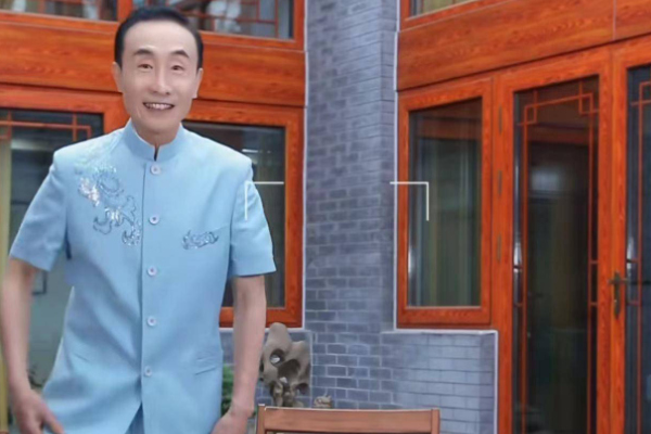 有一位艺术家翻车了，儿子留山羊胡，家庭条件优渥