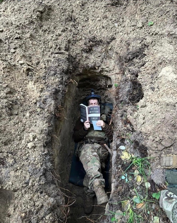 泽连斯基|泽连斯基真不愧是喜剧明星和演员经纪公司老板出身,特别会抓心理搞宣传。