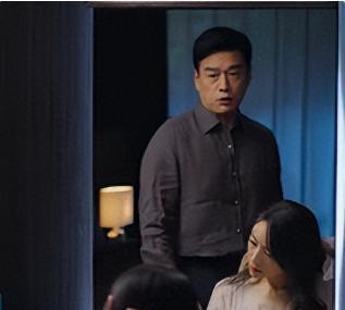 事实证明，被“导演太太团封杀”的张静初，早已走上了另一条大道