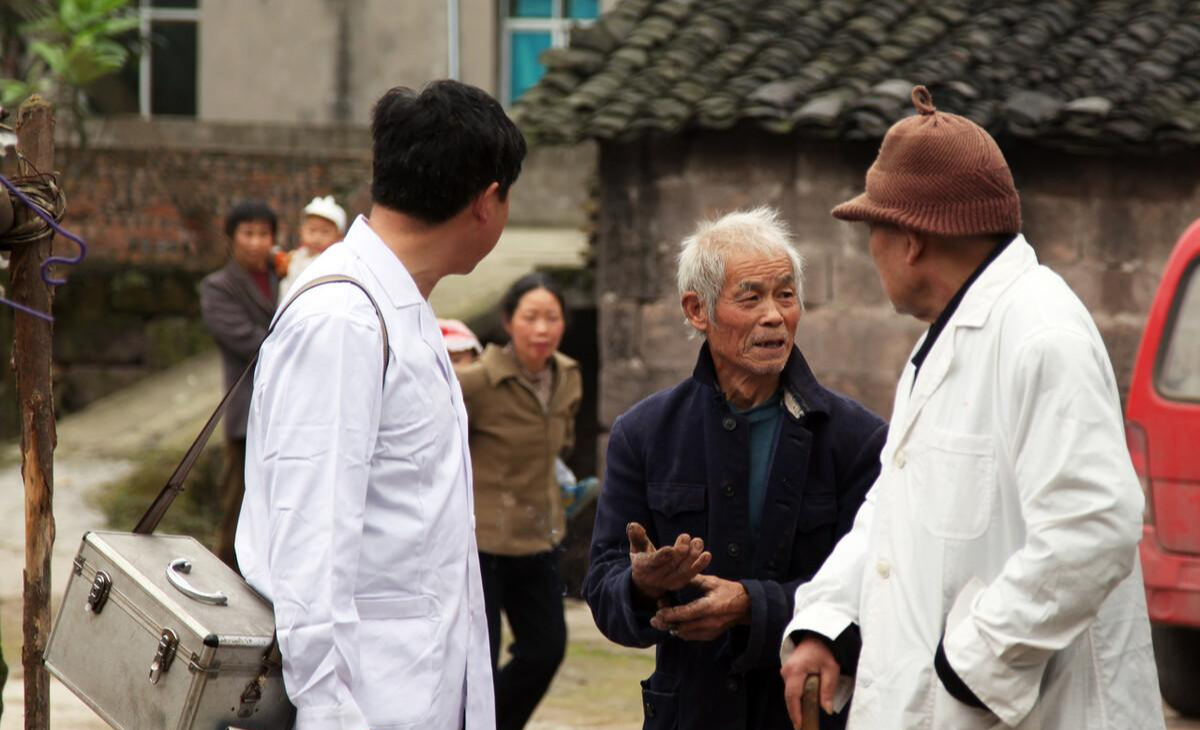 老村医私藏20年的“土方法”，睡前煮水喝，打通体内阳气