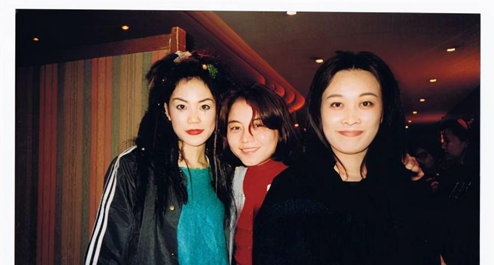 一手捧红那英王菲，从黑帮手里救下林志玲，年过50至今无人敢惹 ！