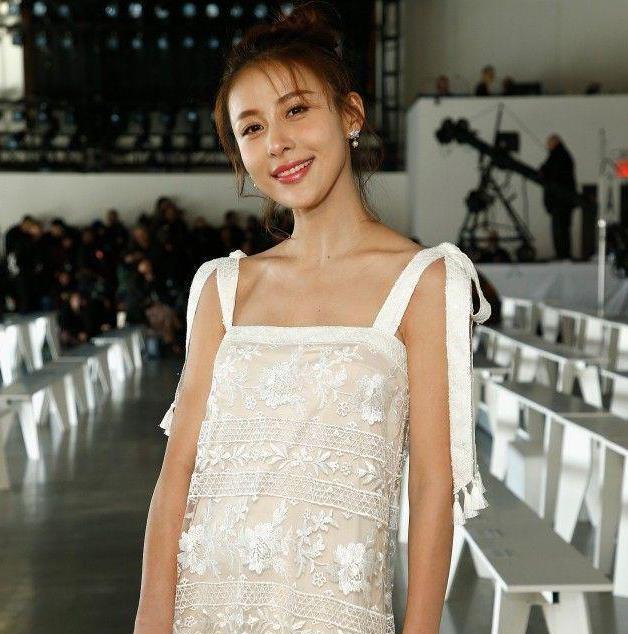 贾青:搞“四角恋”,扑倒男导演,隐藏在清纯外表下的“女海王”