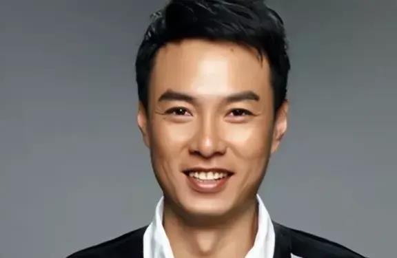 因穷被女友嫌弃,一气之下娶了普通女教师的朱铁,如今过得怎样?