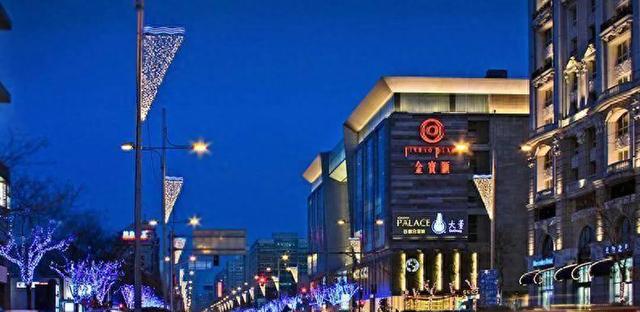 京圈6大富婆：身价过百亿，坐拥北京一条街，娱乐圈只手遮天