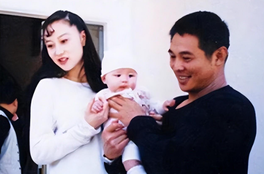 曝李连杰已和利智交代好身后事:一切从简,不立碑也不办丧事