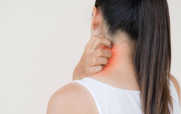 肩膀出现这种异常，一定要警惕？医生：这是身体给你的警报！