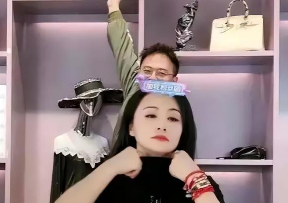 把假货当真的卖,粉丝不买张口就骂,这几位的吃相太难看