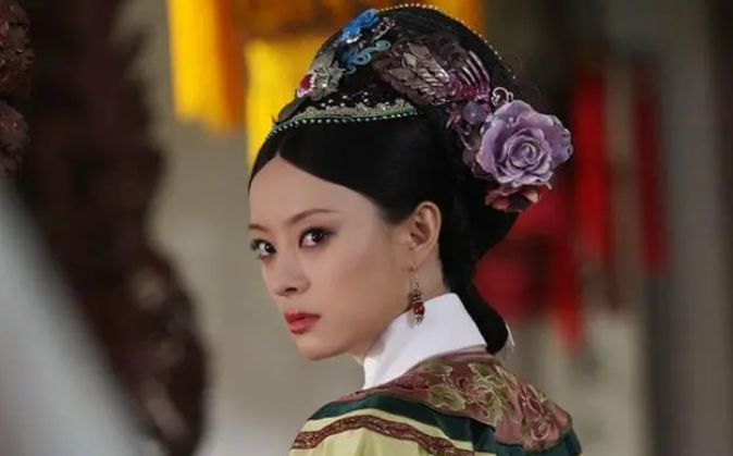 杨紫|杨紫脸再次崩塌!一阵不见又变模样,童瑶被嘲像小老太,孙俪怪