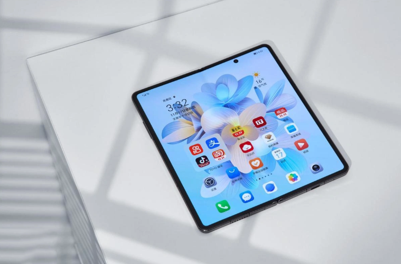 华为荣耀|荣耀MagicVs开售后供不应求，好评率高达98%，售价7999元太香了！