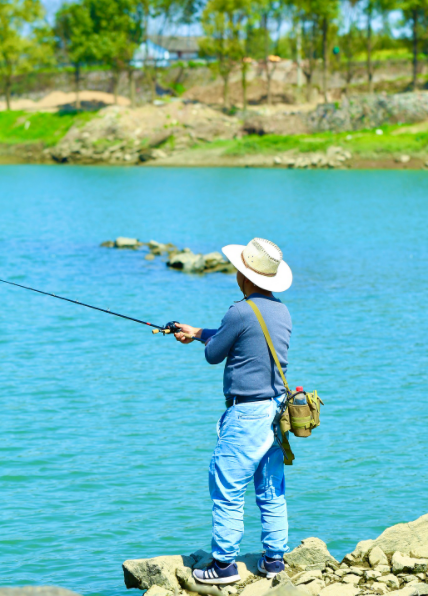 小米|在垂钓过程中，可以在自己的浮漂上适当地做一些动作