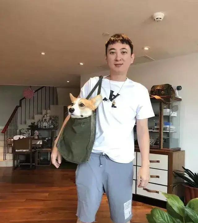 王思聪当爸啦?新女友曝光?脸部轮廓精致,一副迷人的小天使面容