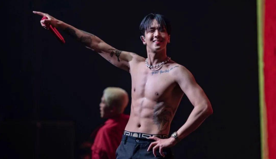 委托人|韩媒曝光帮逃兵役中介团伙,知名男爱豆被锤,疑牵扯圈内多人涉案