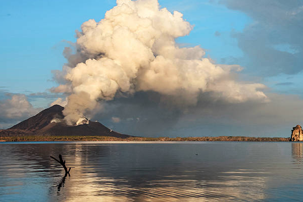 火山|必争之地，太平洋上，这座小岛有什么好处