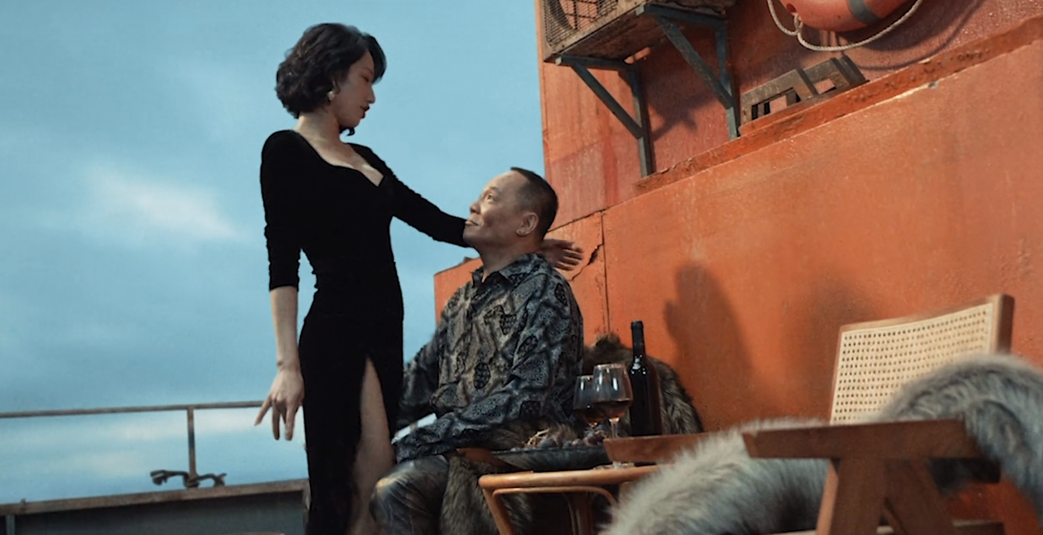 烂！国产网大翻拍《金刚》制作粗糙差评一片，首日票房仅37.9万