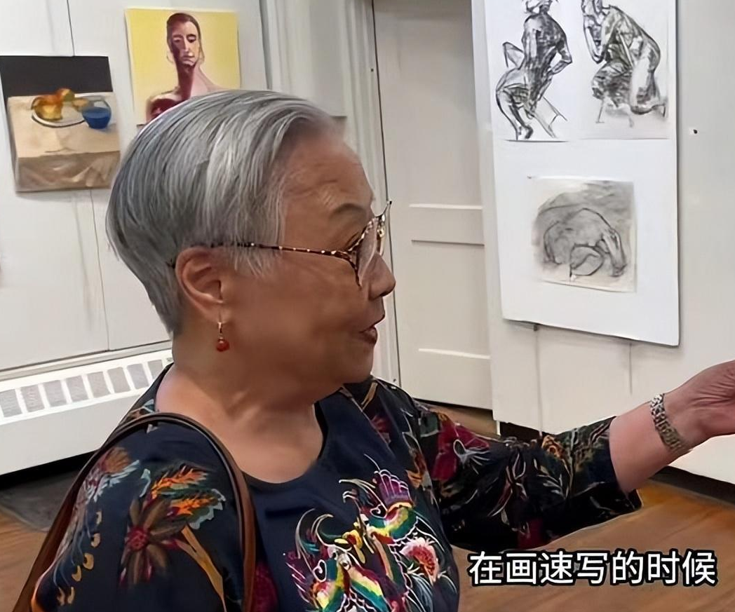 57岁戏骨全家定居美国,拿着在中国赚的钱,住豪宅、大赞国外风景