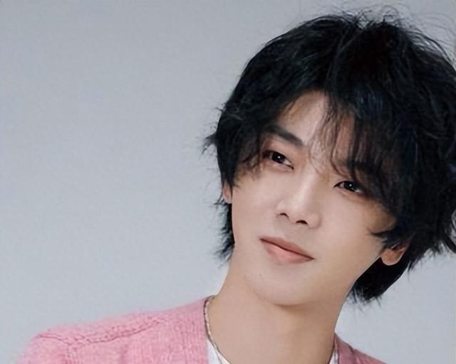 表面红得发柴，却拿不出一首像样的代表作，这7位明星实在太尴尬