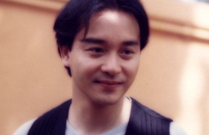 谁对谁错？张国荣拒绝为陈百强送葬，周润发和刘德华拒绝为他送葬