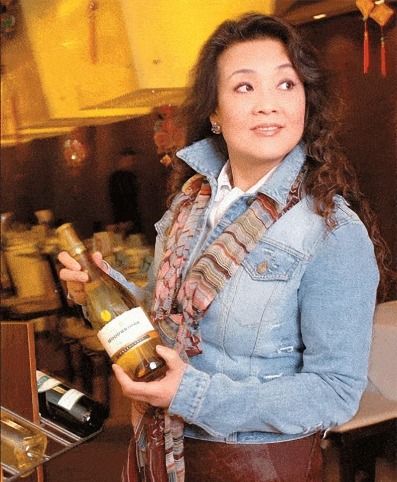 首映|看完陈妍希陈晓相守8年，才懂大S汪小菲输在哪儿，细节太扎心