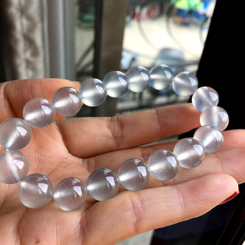 翡翠的韵味,是千年冰润的诗篇