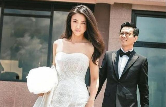 汤唯|时隔16年,一同称帝封后,汤唯还是给梁朝伟留足了尊严