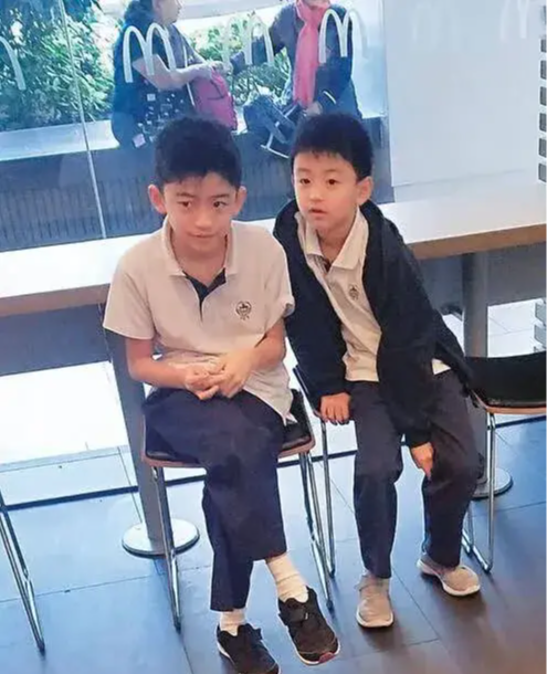 谢霆锋泪崩谈儿子：内心深处的愧疚与懊悔