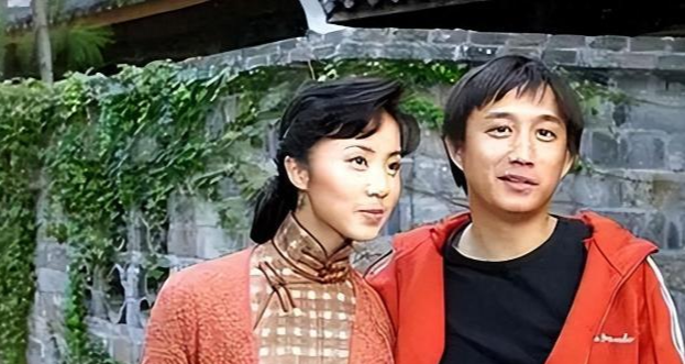 “拔出萝卜带出泥”!黄多多翻车牵连父亲,黄磊黑历史被扒!