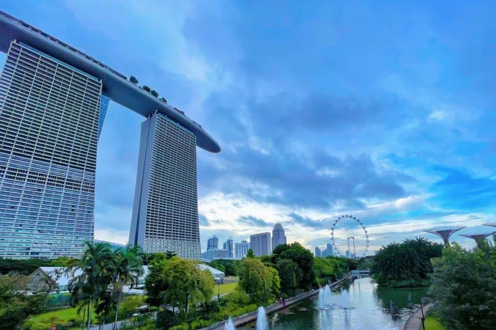 |新加坡发达到什么程度了？新加坡旅游回来，带你看看真实的新加坡