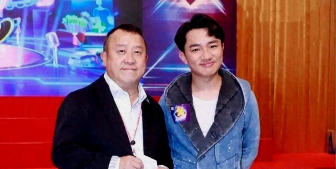 王祖蓝力邀回巢41岁金牌女主持重返TVB，曾被无理减薪弄得哭成泪人