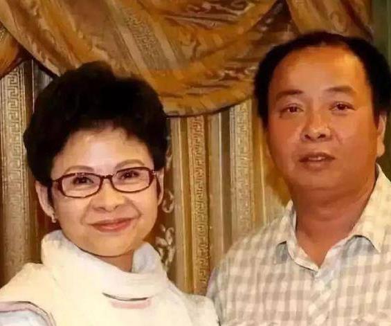 从歌坛天后到“无人问津”的董文华，她跌落的口碑终究还是回不去