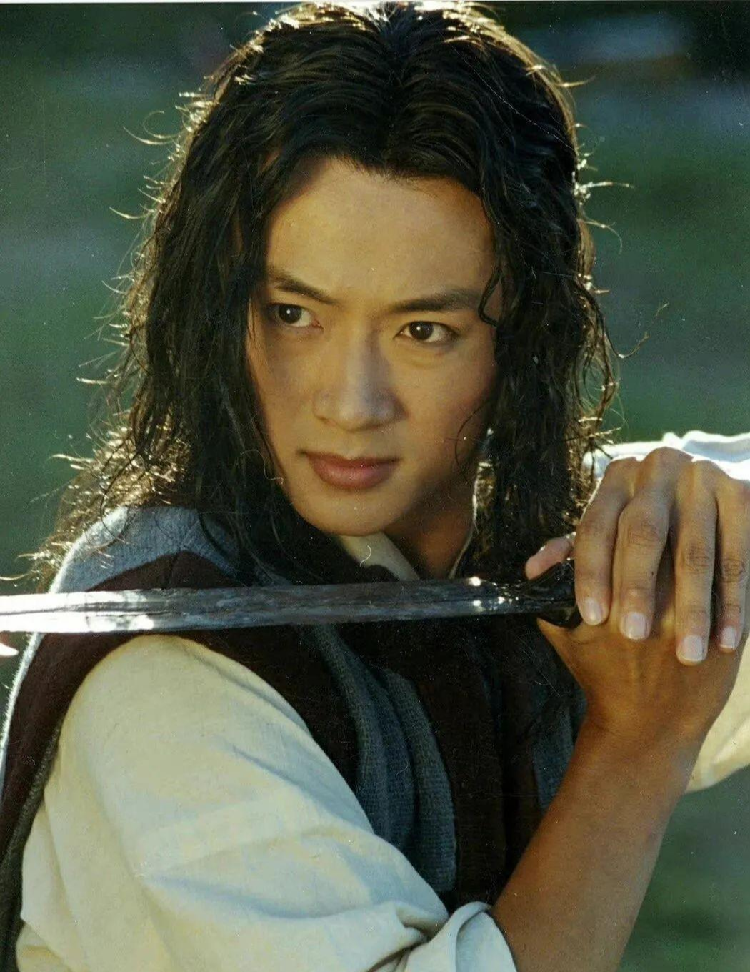 吴健|狂飙里一闪而过的龙套演员,以为是群众,其实是当年的顶流明星