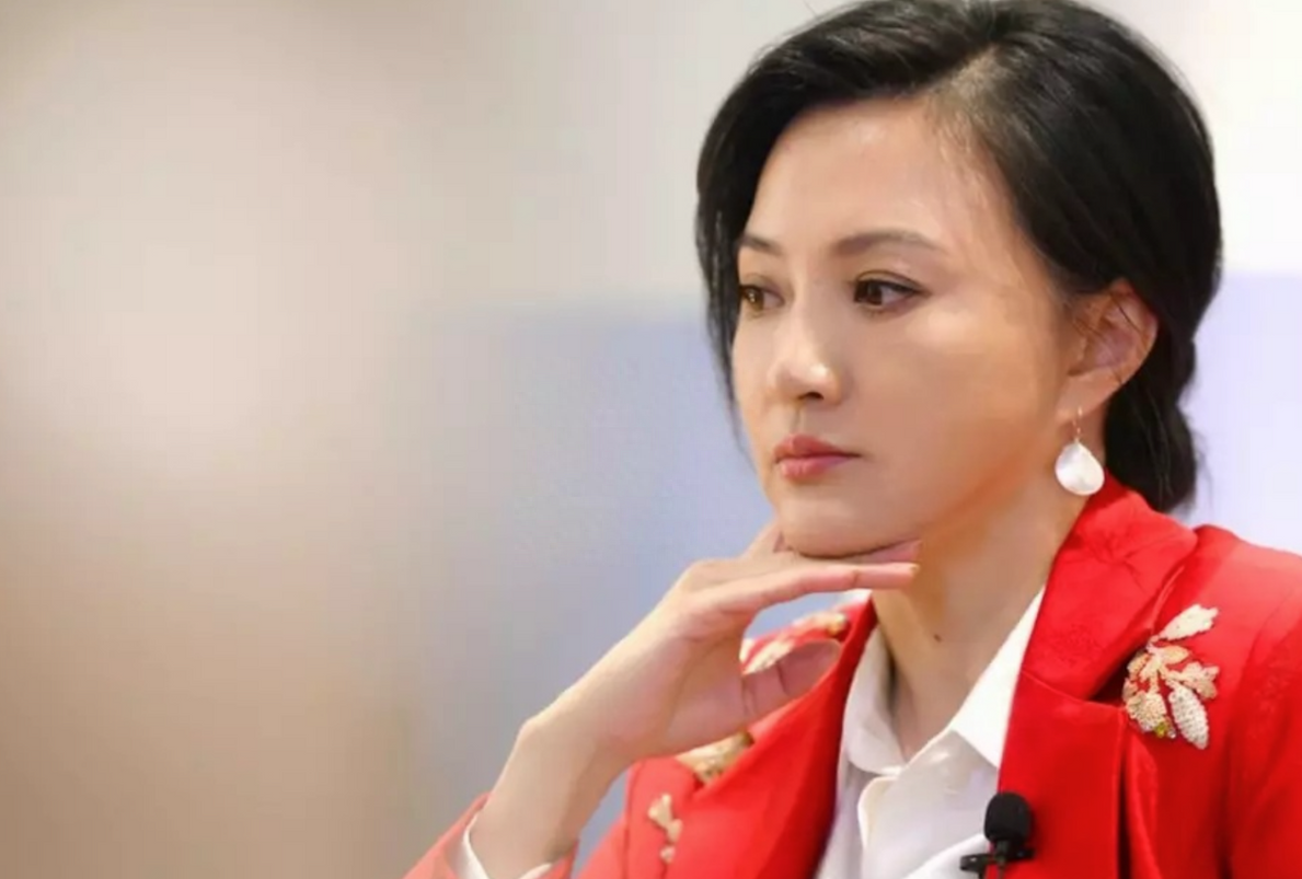 |她是最悲惨女演员：5次上央视春晚，却遭同行排挤，毁掉大好前程