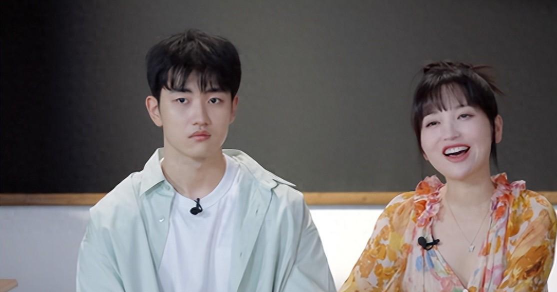 42岁金莎带23岁小男友上节目,两人同框像母子,怎么忍心下手?