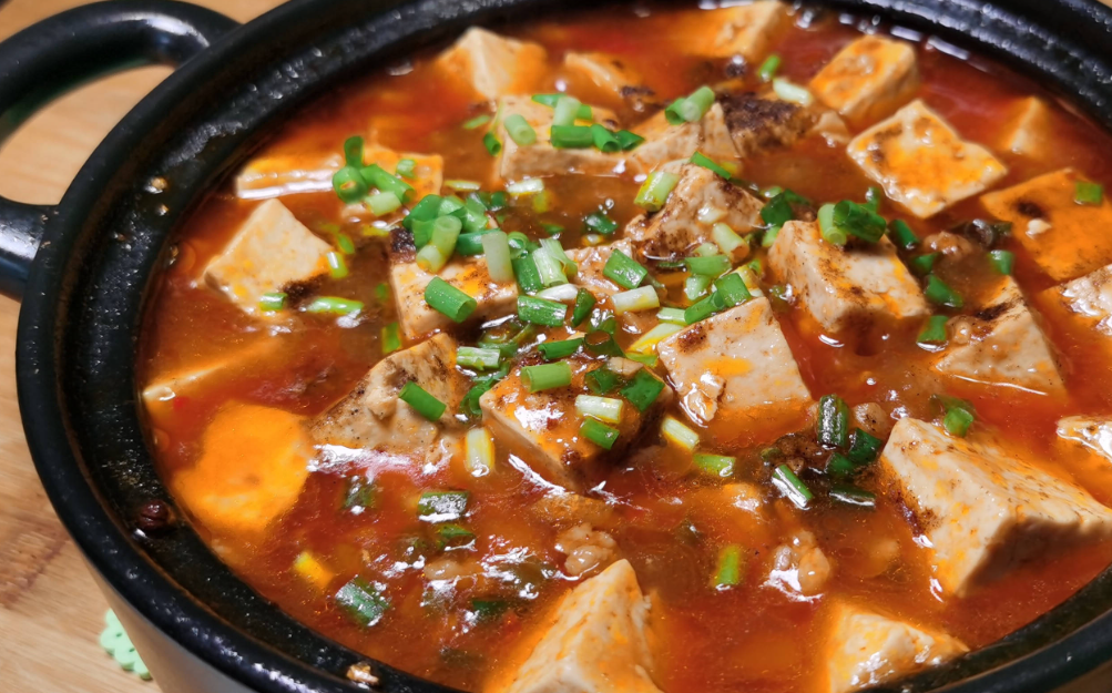 豆腐|豆腐里加蚝油放在砂锅里面炖一炖,滑嫩爽口又解馋,一定让你吃到撑