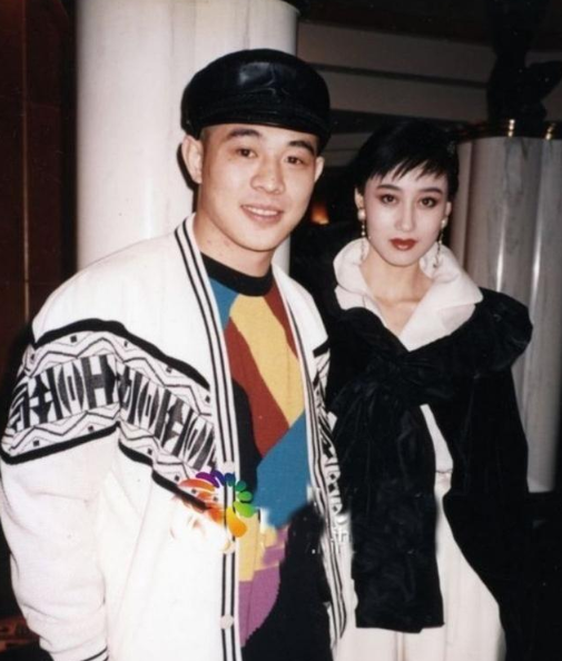 曝李连杰已和利智交代好身后事:一切从简,不立碑也不办丧事